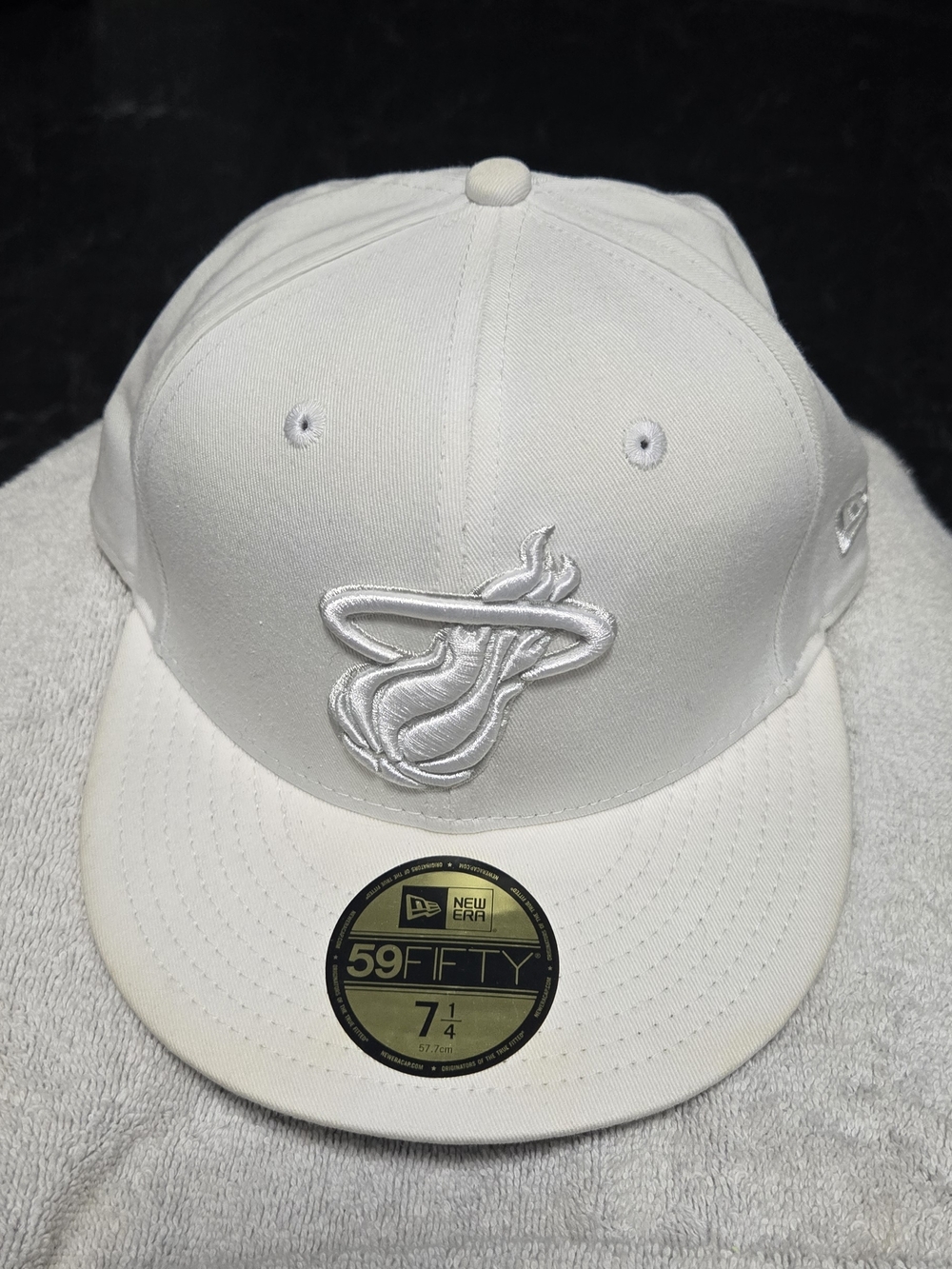New Era White Miami Heat 59FIFTY Fitted Hat